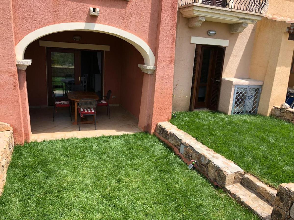 Residence Cala Moresca Golfo Aranci Buitenkant foto